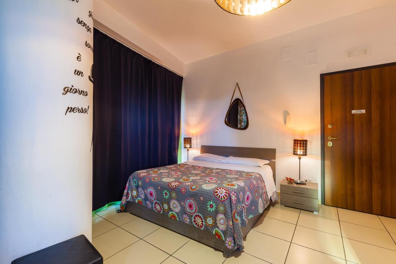 Marina Resart Rooms & Suite Nápoles Exterior foto